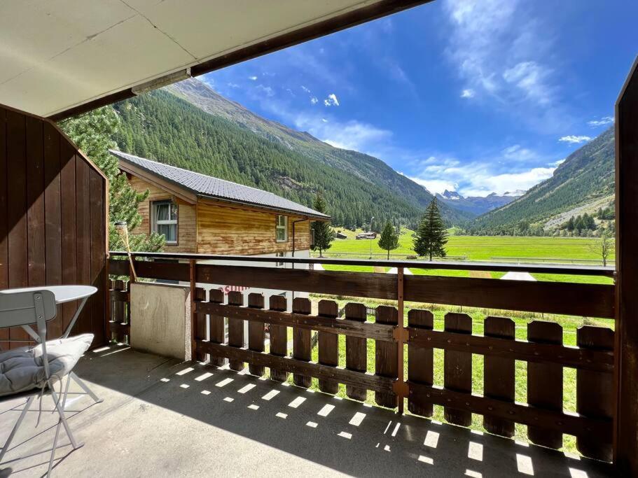 Panorama Apartment For 2 Near Zermatt With Parking! Täsch Zewnętrze zdjęcie